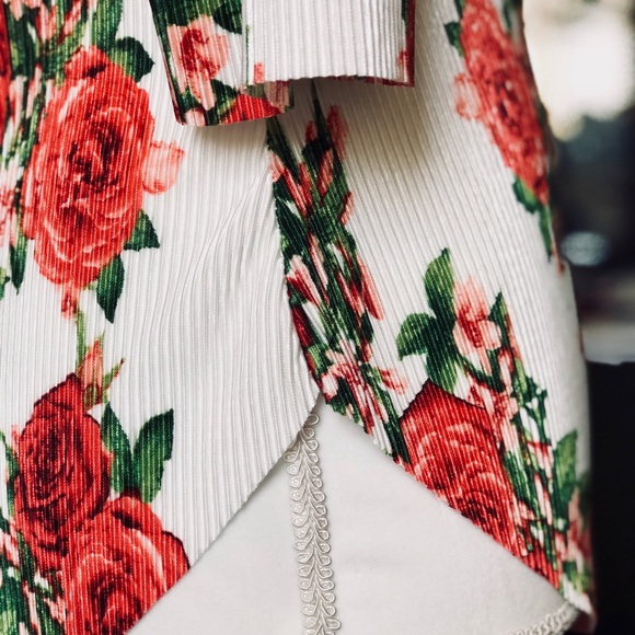 🆕 FLORAL COLD SHOULDER TOP - Picture 5 of 5